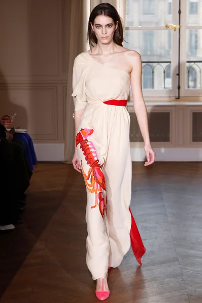 Look 18